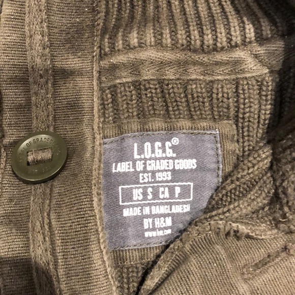 Men’s small sweater - Picture 2 of 4